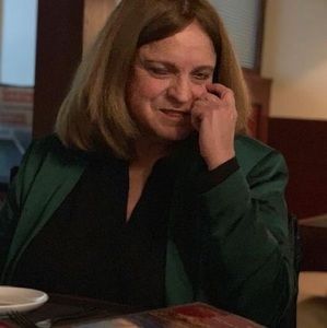 Meet your Posher, Elizabeth